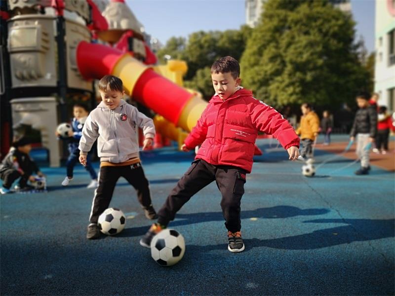 http://s.yun12.cn/lxsyyey/images/4pbagpzrx1o20200606155749.jpg