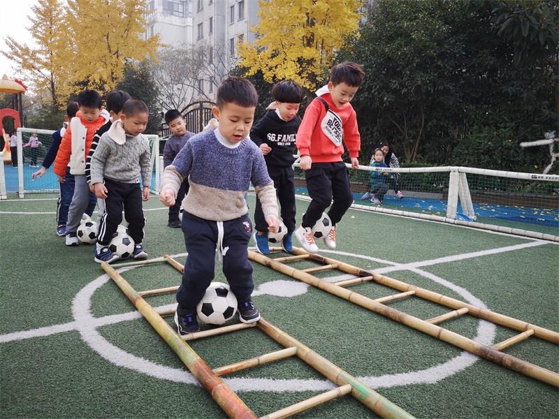 http://s.yun12.cn/lxsyyey/images/qks4wj3c34c20200606155750.jpg