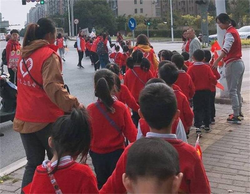 http://s.yun12.cn/lxsyyey/images/1idlwh3vnu120200606164337.jpg